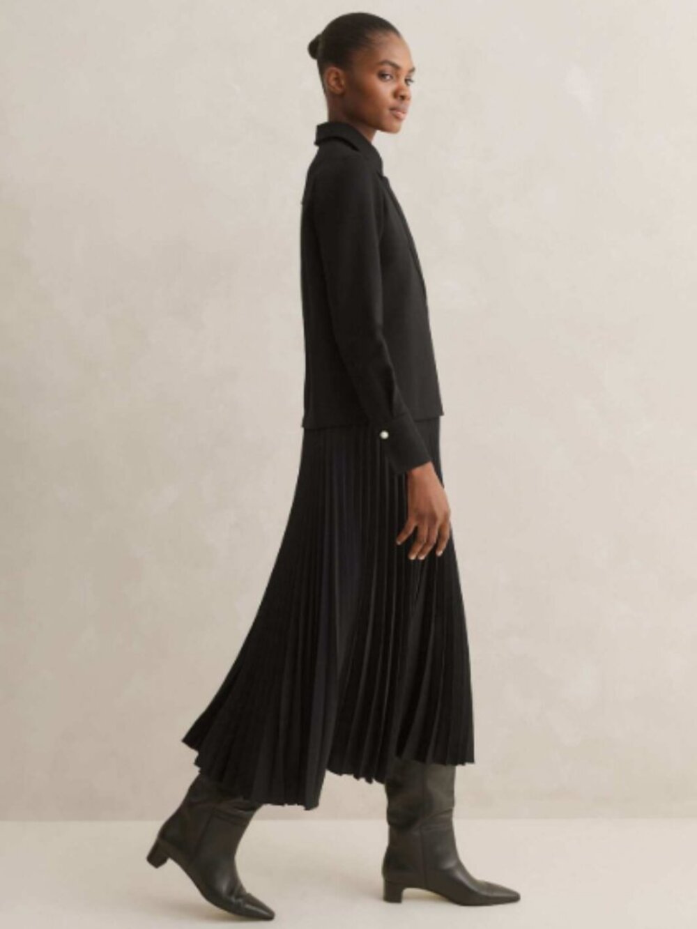 Elegant Black Pleated Midi Dress